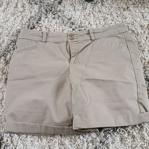 Dockers Woman's Khaki Shorts Size 12